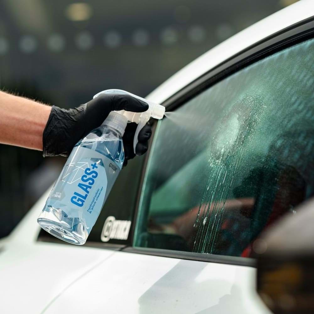 GYEON Q²M Glass+ Plus Araç Cam Yağmur Kaydırıcı Su İtici ve Temizleyici - 500 ml -Hidrofobik Parlak
