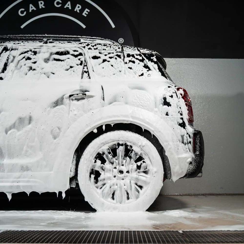 FRA-BER Neve Yoğun Köpüklü Araç Yıkama Şampuanı Cilalı Parfümlü Oto Köpüğü - 4,54 Lt