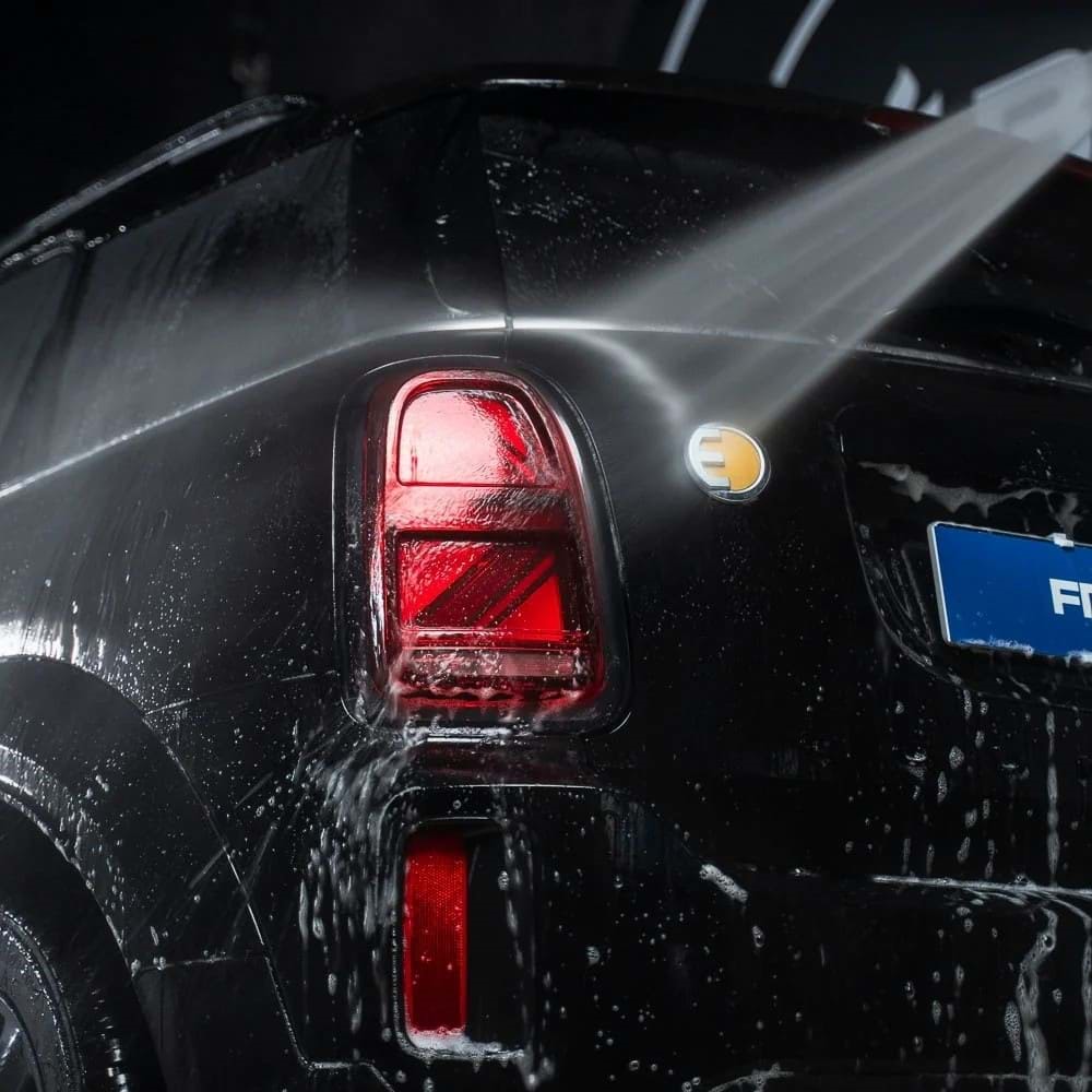 FRA-BER Neve Yoğun Köpüklü Araç Yıkama Şampuanı Cilalı Parfümlü Oto Köpüğü - 4,54 Lt