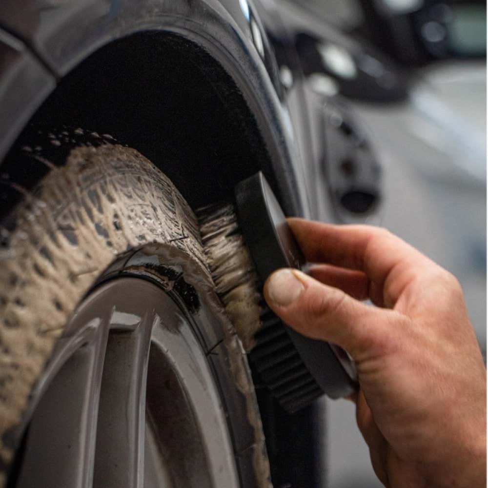 GYEON Q²M Tire Cleaner Araç Lastik Kauçuk Temizleyici - 500 ml -Güçlü Oto Teker Temizleyici